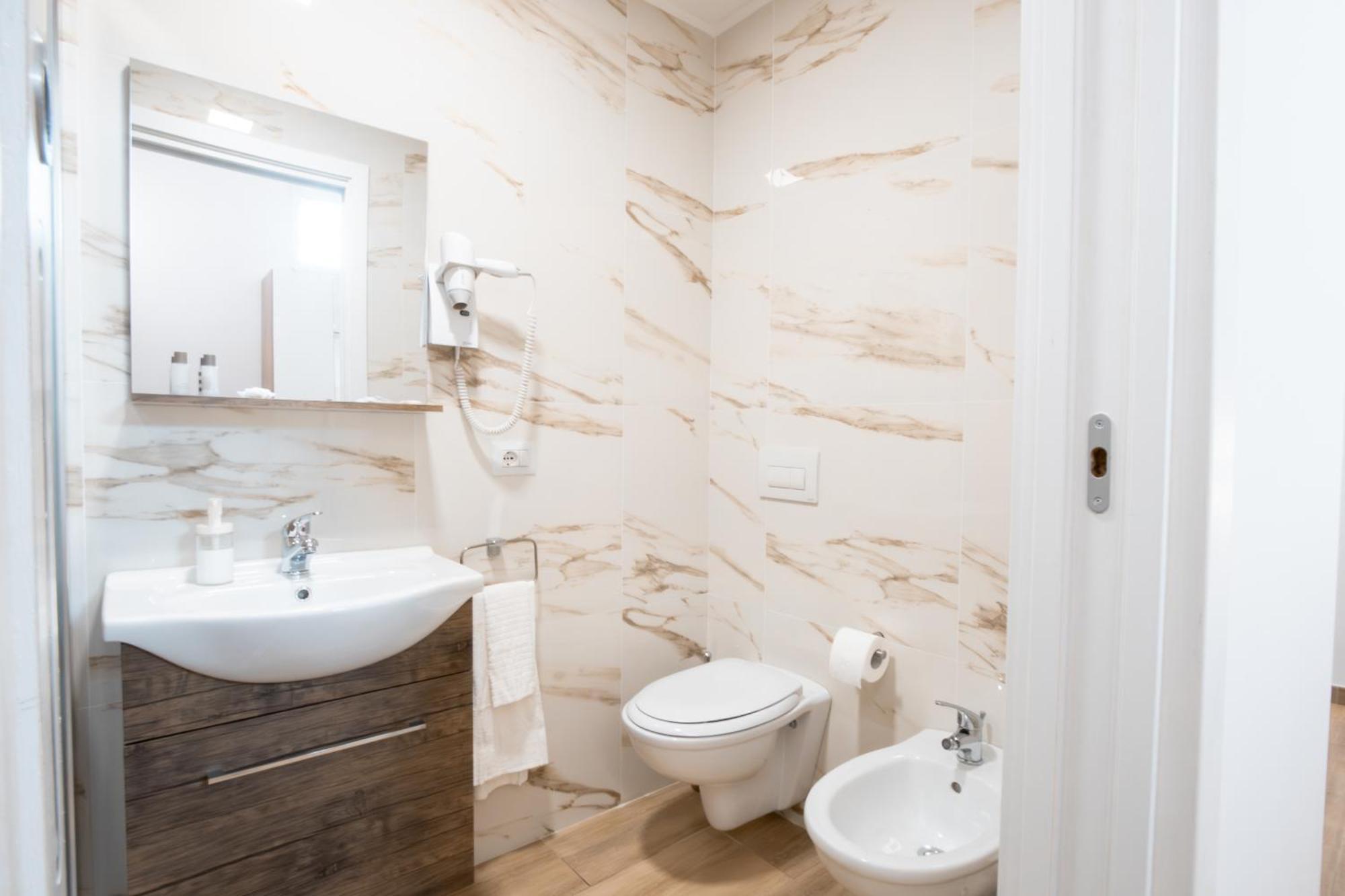 La Pigna Hotel Bari Ngoại thất bức ảnh